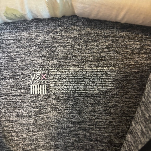 Victoria's Secret Sport Heathered Gray Jacket - Picture 5 of 9